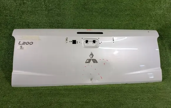 Mitsubishi L200 Truck tailgate 