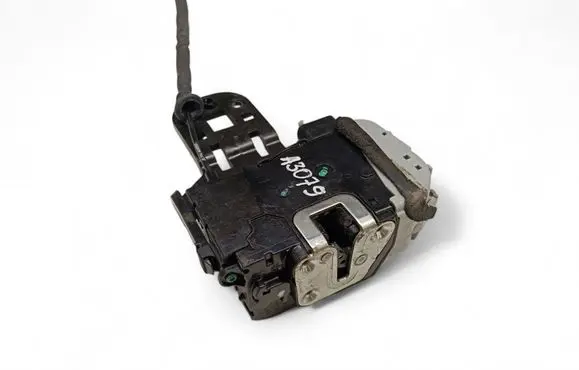Hyundai ix20 Front door lock 813201K020