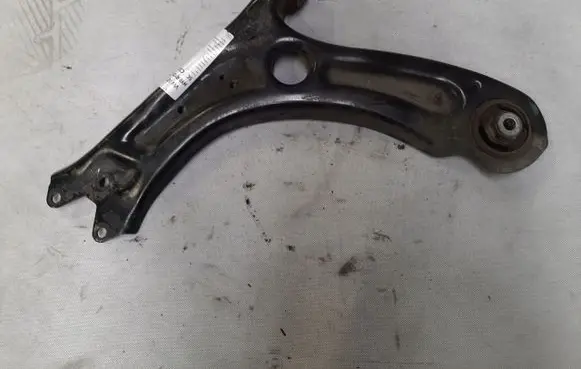 Volkswagen Jetta VI Front lower control arm/wishbone 5C0407151B