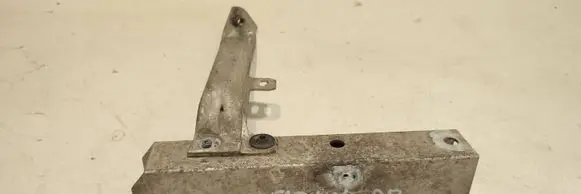 BMW 5 F10 F11 Radiator mount bracket 7158874