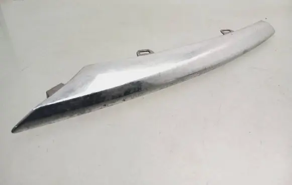 Front bumper splitter molding