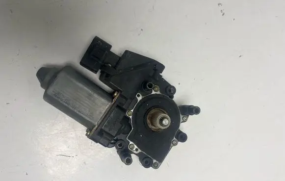 Audi A6 S6 C5 4B Front door window regulator motor 0536001402