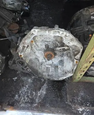 Renault Megane III Manual 5 speed gearbox 8200859980 A102880 JR5175