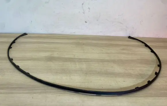 Front bumper lip