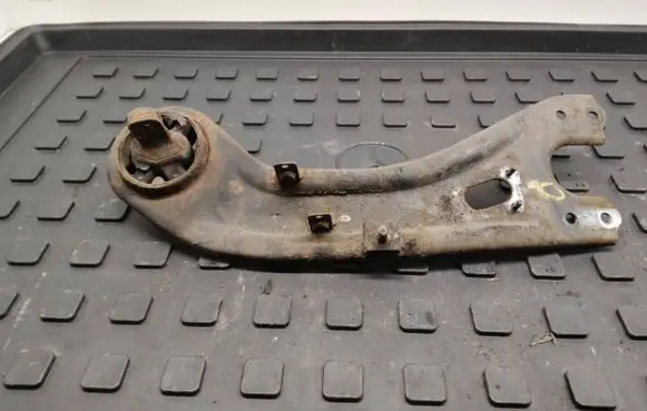 KIA Sportage Rear upper control arm/wishbone