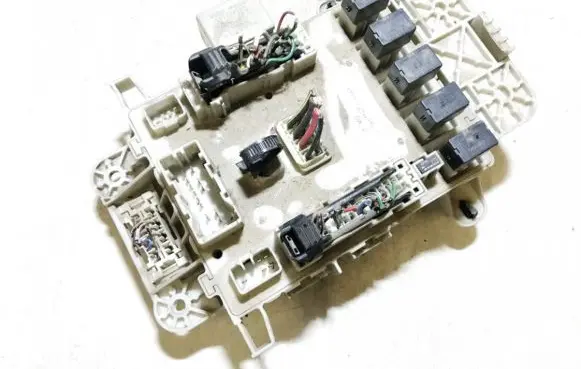 Toyota RAV 4 (XA20) Fuse box set 9098702020 90987-02020