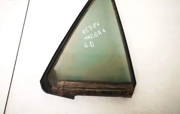 Rear vent window glass
