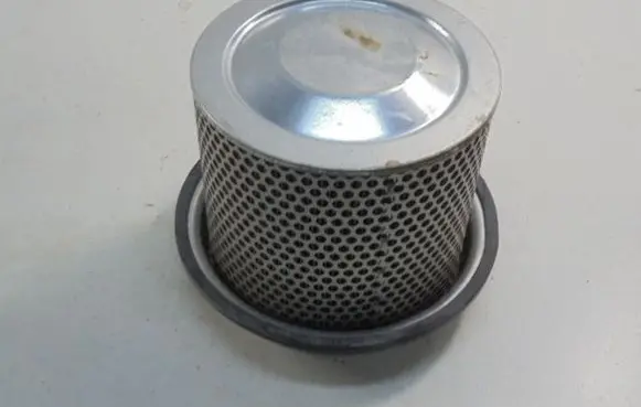 Mitsubishi Lancer Air filter MD620039