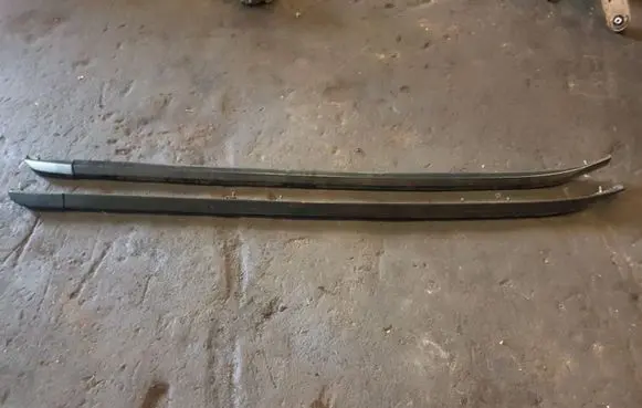 Nissan X-Trail T30 Roof bar rail