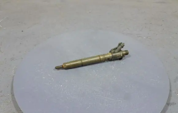 Fuel injector