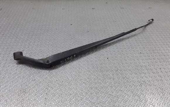 Front wiper blade arm
