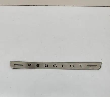 Peugeot 2008 II Front sill trim cover 98326989RW