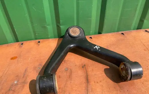 Iveco Daily 35 - 40.10 Front lower control arm/wishbone 500379802