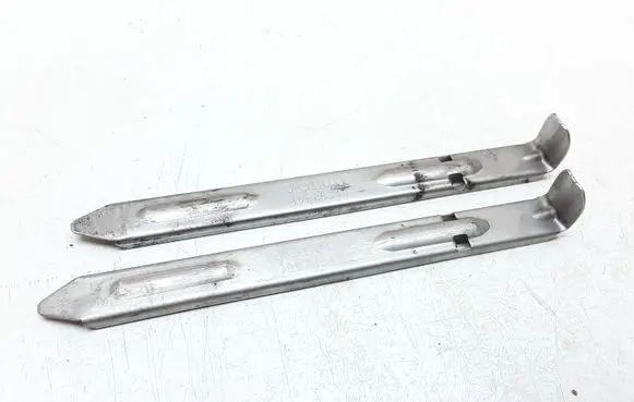 Volvo V70 Headlight/headlamp mounting bracket 30678340