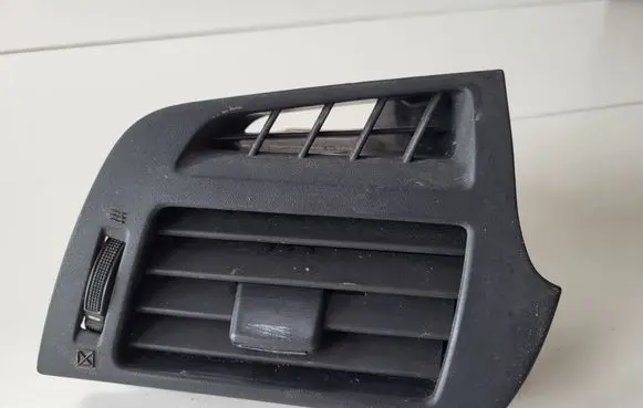 Toyota Verso Dashboard side air vent grill/cover trim 556500F030