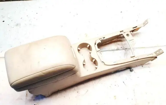 Hyundai Santa Fe Armrest 846812b000 84681-2b000