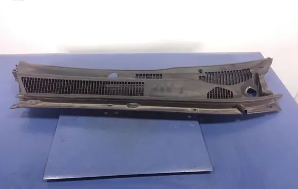 Toyota RAV 4 (XA20) Wiper trim 55708-42110