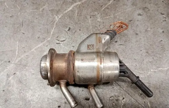Volkswagen Caddy AdBlue injector 04L131113R