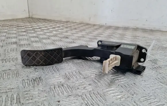Volkswagen Golf IV Accelerator throttle pedal 1J1721503K