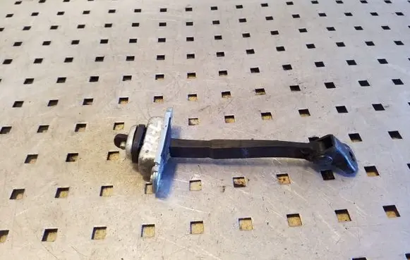 Opel Antara Front door check strap stopper