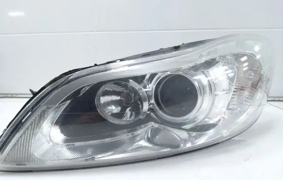 Volvo C30 Headlight/headlamp 31299818