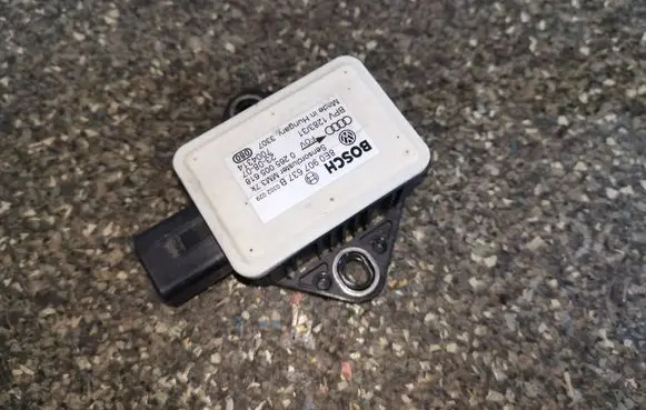 Audi A6 S6 C6 4F ESP acceleration yaw rate sensor 8E0907637B 0265005618