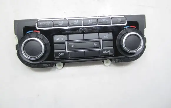 Volkswagen Golf VI Climate control unit 5K0907044BS 5HB00974640 SW0709