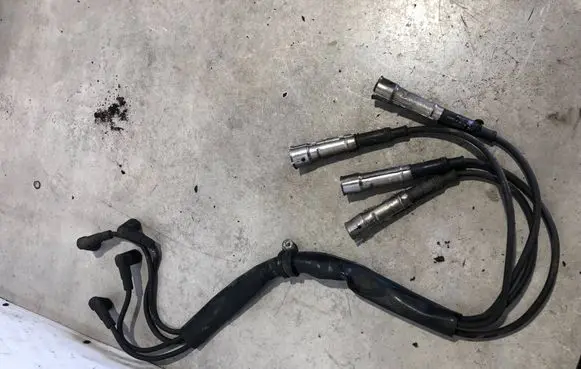 Mercedes-Benz 380 560SEC C126 Ignition plug leads 