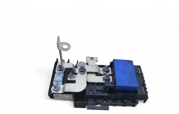 Mercedes-Benz GLA W156 Fuse module A2465400950
