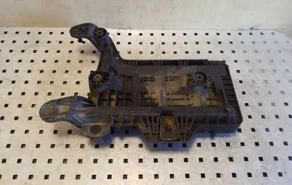 Audi A3 S3 8P Battery tray 1K0915333B