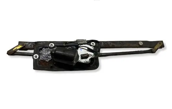 Land Rover Discovery Front wiper linkage and motor DKD100630