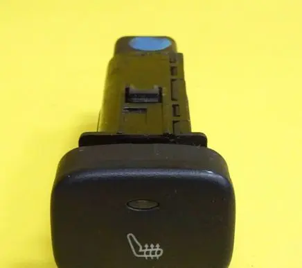 Chevrolet Evanda Seat heating switch