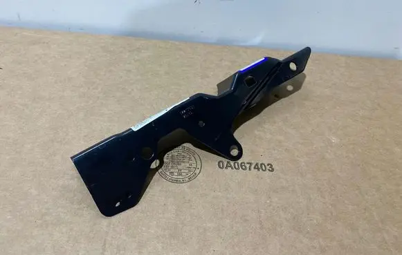 Volvo XC40 Headlight/headlamp mounting bracket 32277539