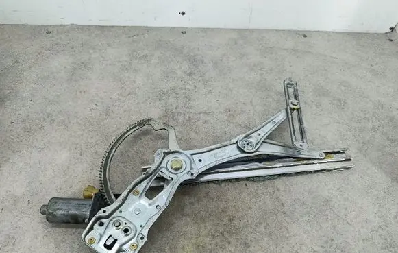 Mercedes-Benz ML W163 Front door window regulator with motor 