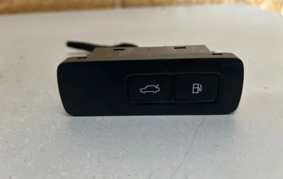 Volvo XC90 Fuel tank opening switch 32350329
