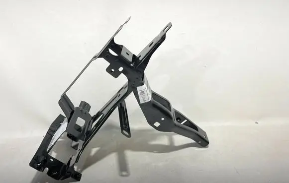 BMW X3 G01 Headlight/headlamp mounting bracket 7400114