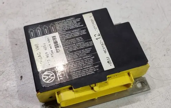Volkswagen PASSAT B6 Airbag control unit/module 3C0909605J