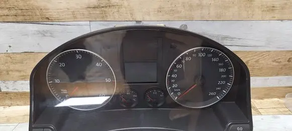 Volkswagen Golf V Speedometer (instrument cluster) 1K0920861B V0020000 1K0920861