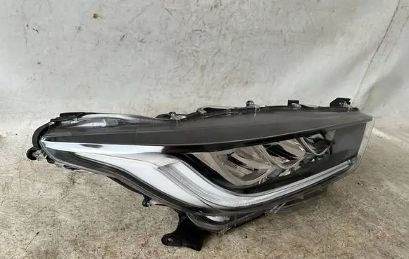 Toyota Yaris XP210 Headlight/headlamp