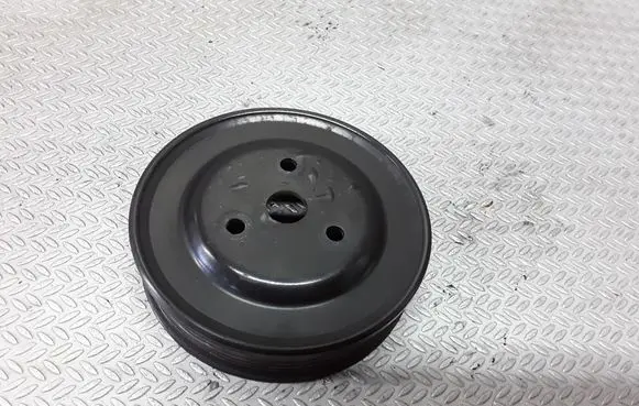 Opel Astra H Water pump pulley 