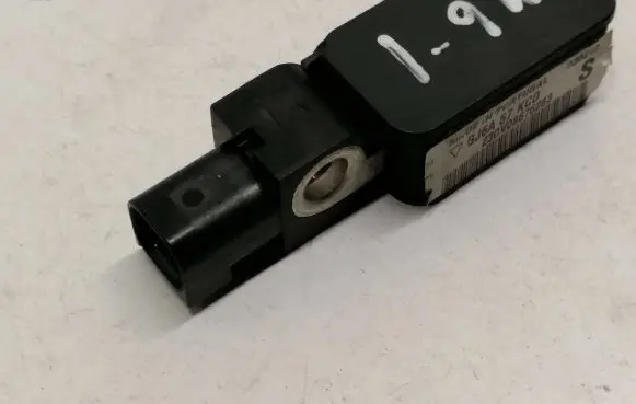 Mazda 6 Airbag deployment crash/impact sensor GJ6A57KC0 030212 23DV08676283