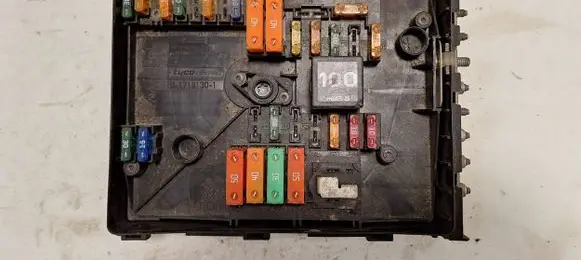 Volkswagen Touran II Fuse box set 017181281 017181301