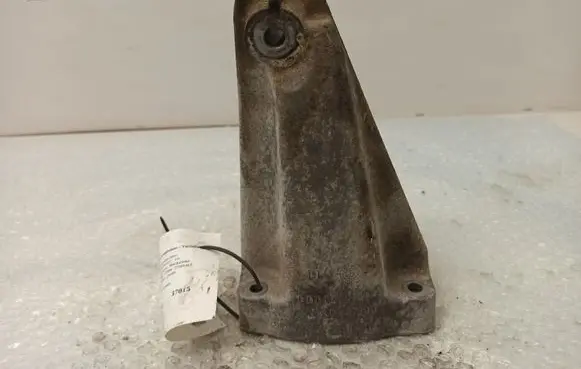 Mercedes-Benz C W204 Engine mounting bracket A6462230704