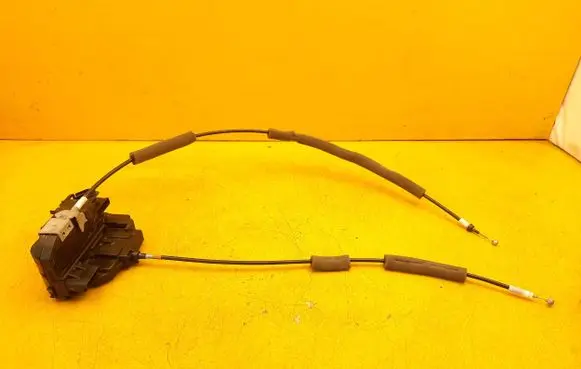 Nissan NP300 Front door lock 