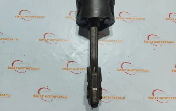 Opel Insignia A Piston with connecting rod 