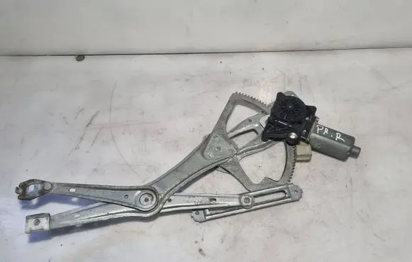 Mercedes-Benz E W210 Front door window regulator with motor 0130821709