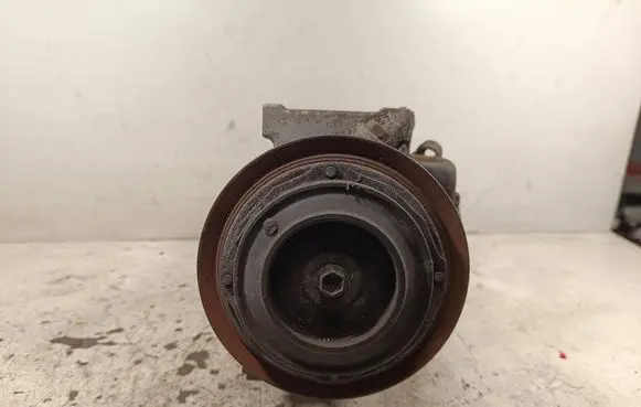 Nissan X-Trail T32 Air conditioning (A/C) compressor (pump) 926004CA3A