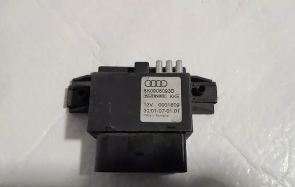 Audi A4 S4 B8 8K Fuel injection pump control unit/module 8K0906093B