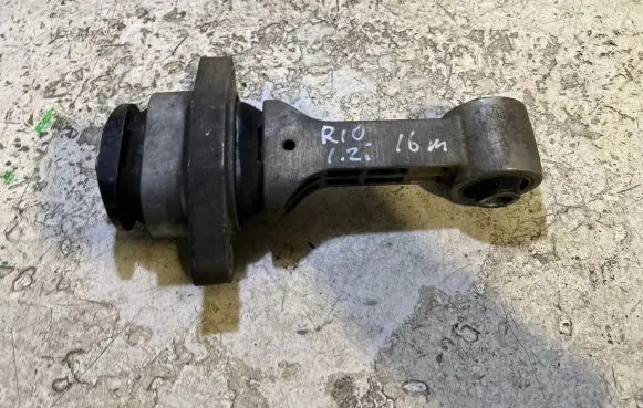 KIA Rio Engine mount bracket