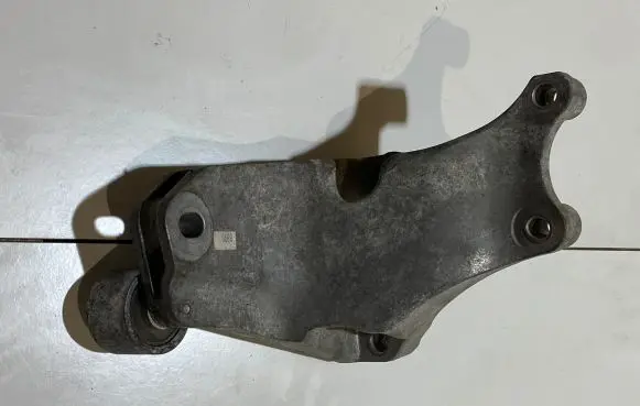 Ford Mustang VI Engine mounting bracket FR3C6037CA